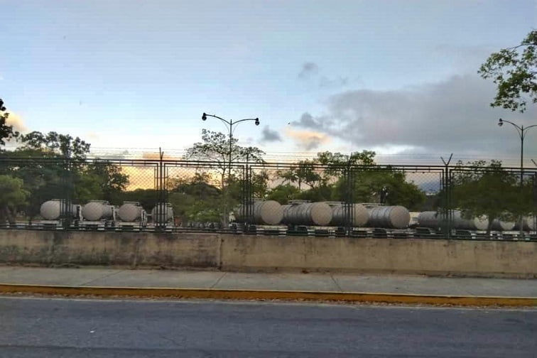 Crisis del agua en Caracas se extiende al Parque del Este. Autoridades llenan cisternas con reserva acuífera del parque