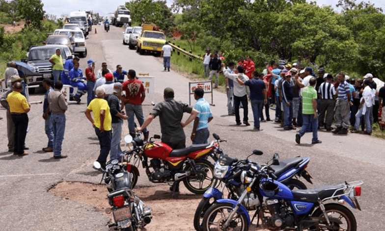 Habitantes de San Diego de Cabrutica se movilizan por escasez de agua e
